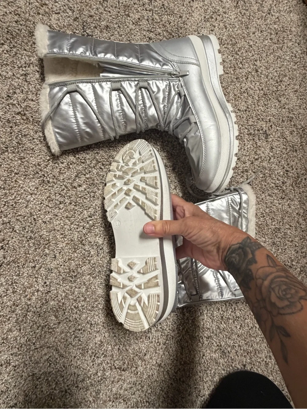 Silver Women's Insulated Winter Boots